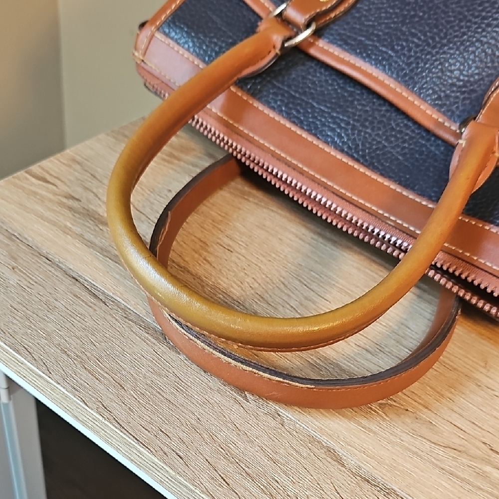 Vintage Dooney & Bourke Navy and Brown Pebbled Leather Satchel Handbag - Picture 8 of 9